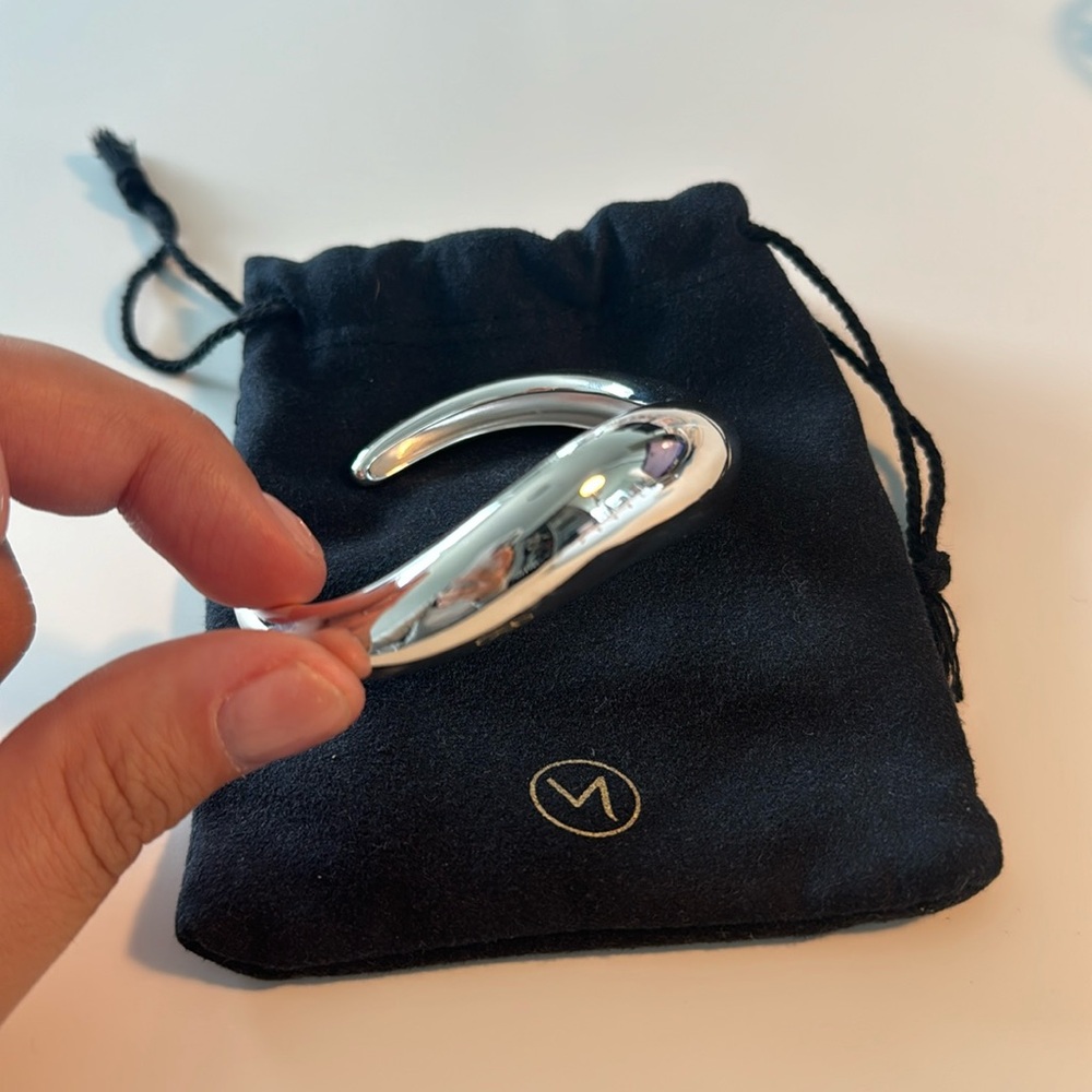 Mejuri Dome Figure Cuff